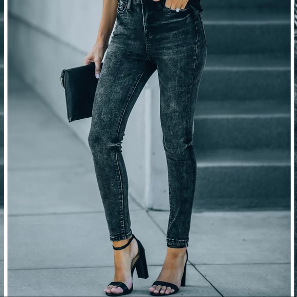 Black, high waisted, acid wash Jean - Picture 4 of 5